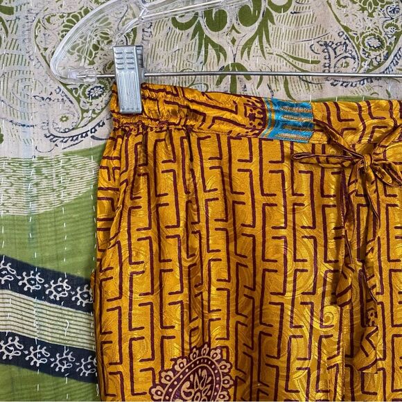 Made in India Silk Yellow/ Brown Floral Boho Palazzo Harem Pants Size Medium - Picture 4 of 15